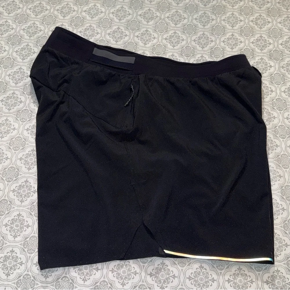 Lululemon Men’s Outpacer Short Size M